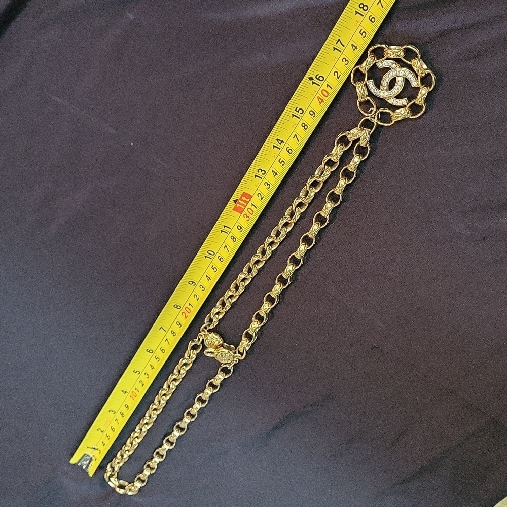 Chanel Vintage Double Chain Large CC Medallion Necklace - Picture 13 of 17